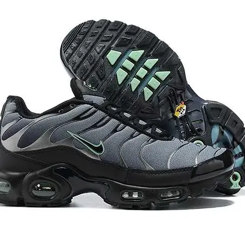 air vapormx plus neon black air vapormx plus neon black